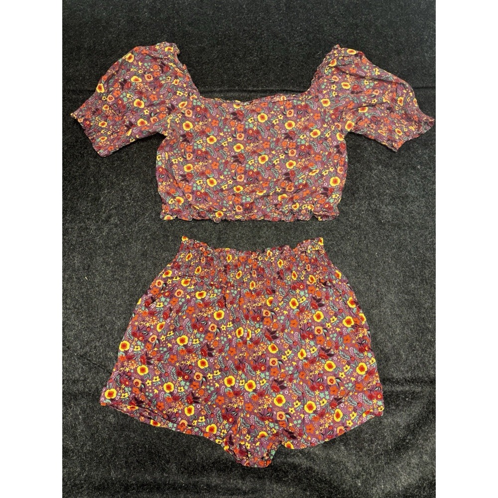 Disney parks Floral Princess print shorts & crop top set- Large 0573